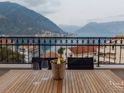 Prodaja, trosoban stan, 204m², Dobrota, Kotor