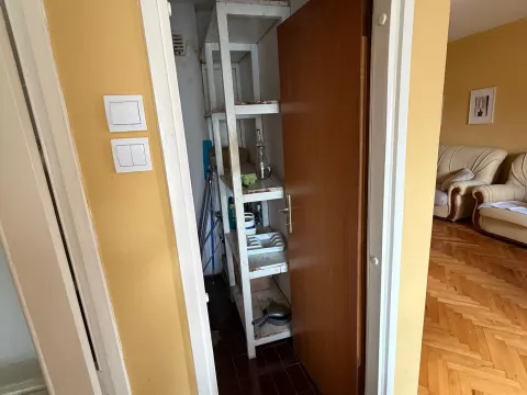 Prodaja, trosoban stan, 92m², Centar, Cetinje - image 4