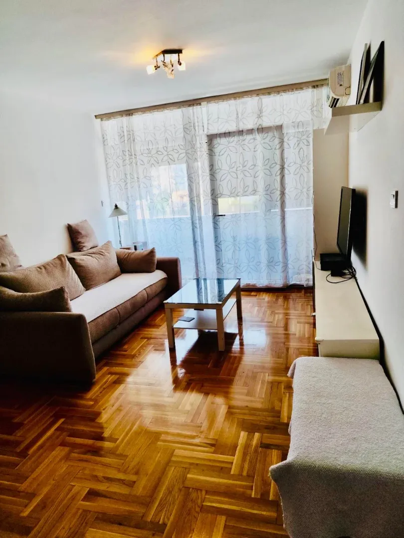 Izdavanje, jednosoban stan, 42m², City Kvart, Podgorica