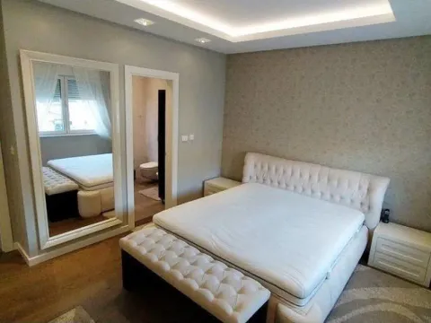 Rent, two bedroom apartment, 122m², Budva, Crna Gora - image 5