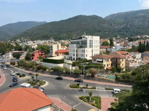 Izdavanje, jednosoban stan, 75m², Centar, Tivat - image 8