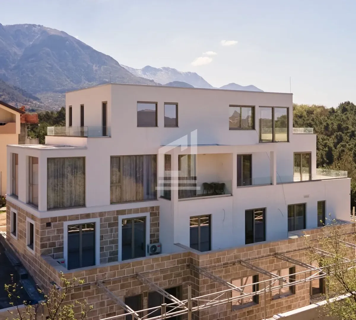 Prodaja, dvosoban stan, 90m², Mrčevac, Tivat