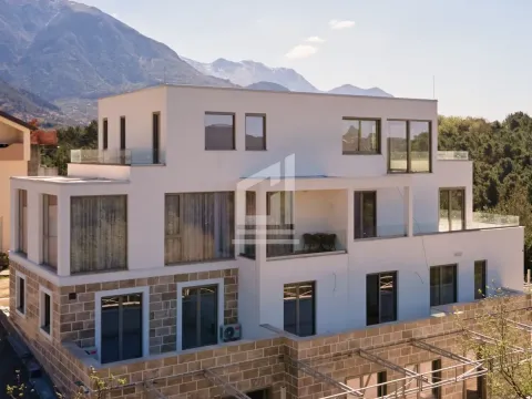 Prodaja, dvosoban stan, 90m², Mrčevac, Tivat - image 1