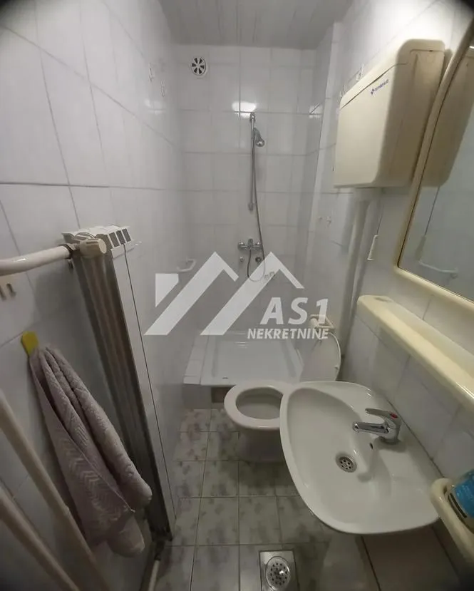Izdavanje, trosoban stan, 90m², Nova Detelinara, Novi Sad Sve Podlokacije