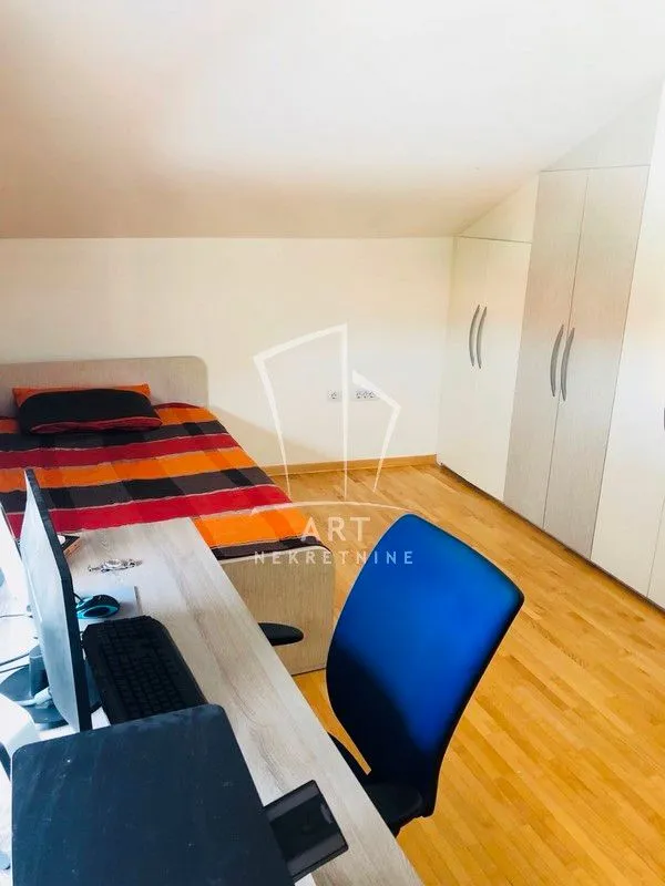 Sale, four bedroom apartment, 124m², Uciteljsko Naselje, Zvezdara Sve Podlokacije