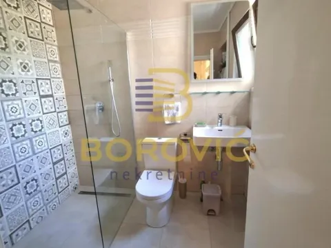 Rent, apartment, 220m², Savski Venac, Beograd - image 17