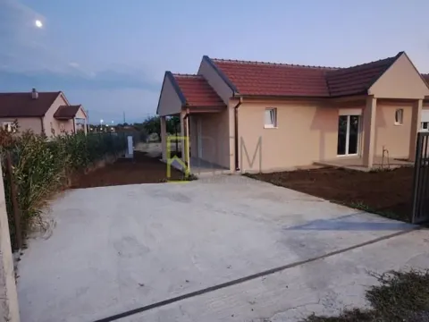 Izdavanje, kuća, 95m², Donji Kokoti, Podgorica