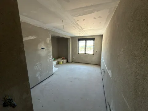Sale, two bedroom apartment, 79m², Tološka šuma, Podgorica - image 2