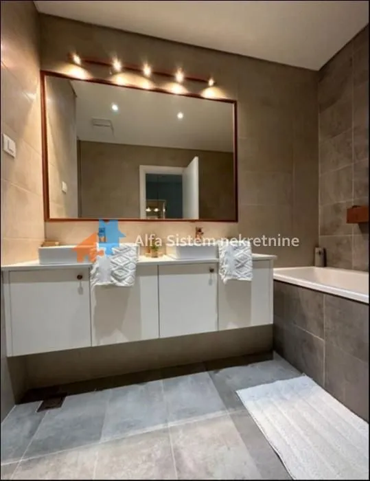 Rent, four bedroom apartment, 147m², Savski Venac, Beograd