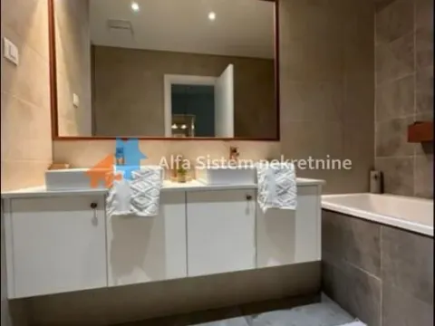 Izdavanje, četvorosoban stan, 147m², Savski Venac, Beograd - image 28