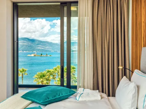 Sale, two bedroom apartment, 195m², Tivat, Crna Gora - image 8