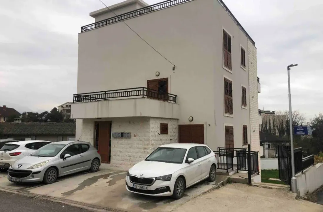 Sale, three bedroom apartment, 107m², Centar, Tivat