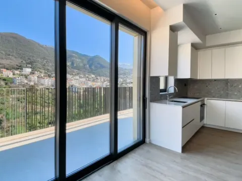 Prodaja, dvosoban stan, 102m², Porto Montenegro, Tivat