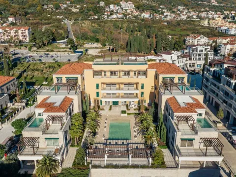 Prodaja, trosoban stan, 382m², Portonovi, Herceg Novi - image 2