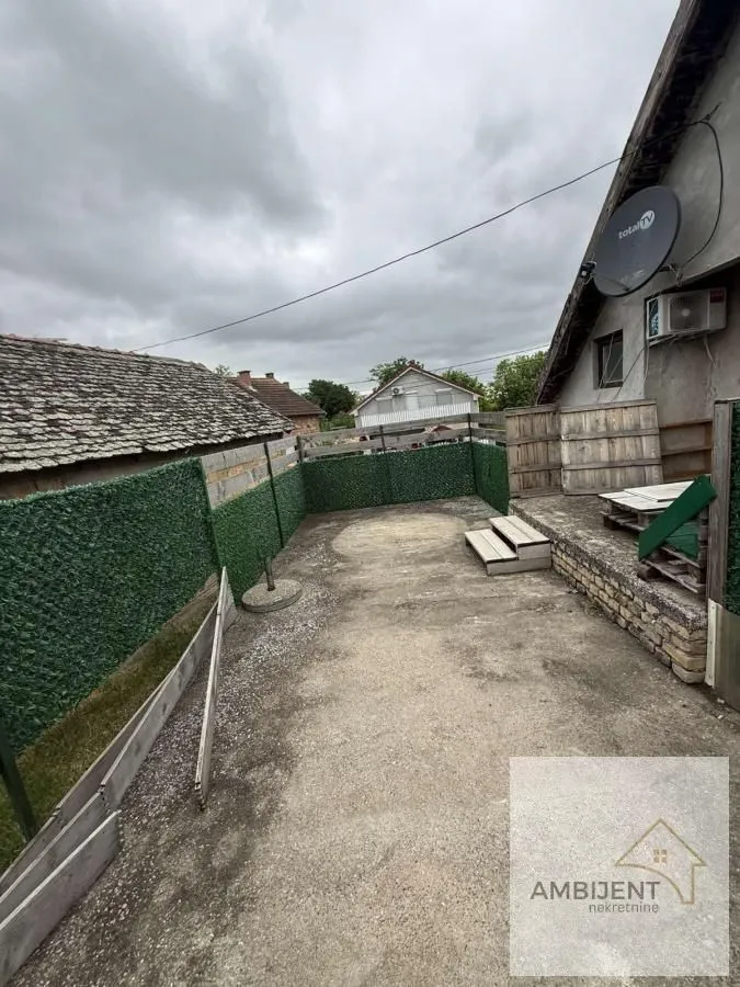 Prodaja, kuća, 80m², Novi Karlovci, Inđija