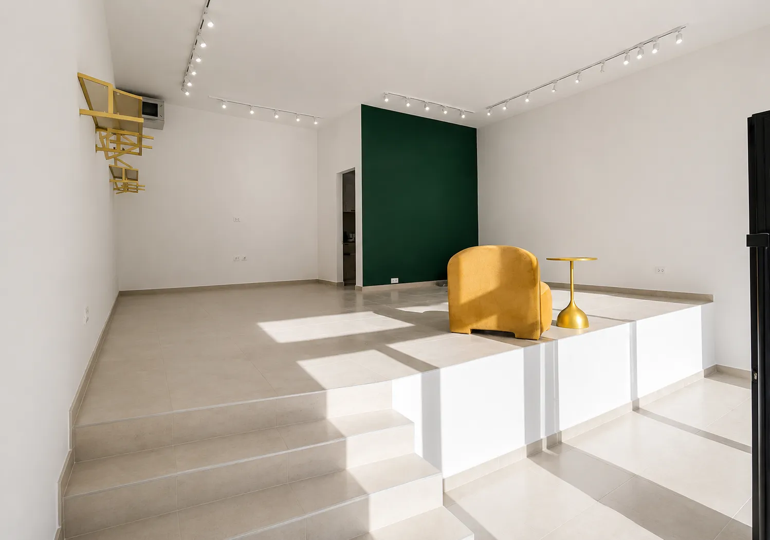 Rent, office space, 51m², Central Point, Podgorica
