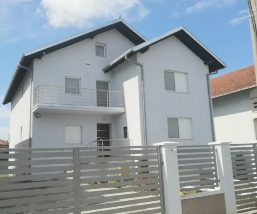 Sale, house, 325m², Veternik, Novi Sad Sve Podlokacije