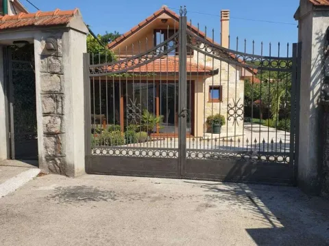 Rent, house, 92m², Mareza, Podgorica - image 2