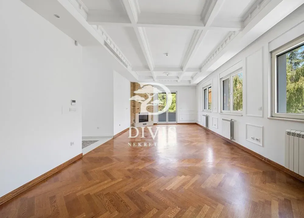 Sale, house, 500m², Zvezdin Stadion, Beograd