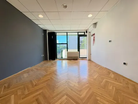 Rent, office space, 30m², Preko Morače, Podgorica - image 1