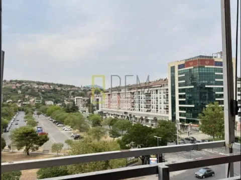 Izdavanje, trosoban stan, 90m², Preko Morače, Podgorica - image 11