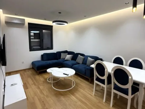 Izdavanje, stan, 53m², City Kvart, Podgorica - image 1