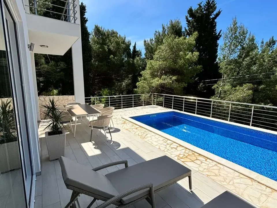 Prodaja, kuća, 200m², Šušanj, Bar