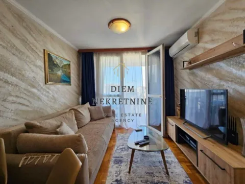 Izdavanje, stan, 53m², Centar, Bar - image 1