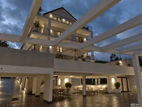 Sale, house, 424m², Tivat, Crna Gora - image 15