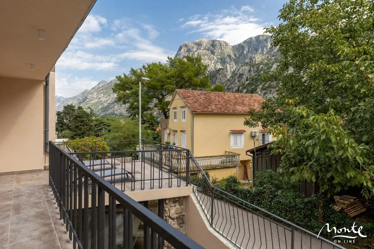 Sale, house, 110m², Kotor, Crna Gora