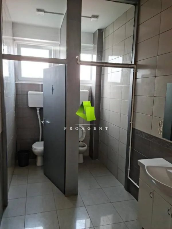 Rent, office space, 91m², Medijana, Niš