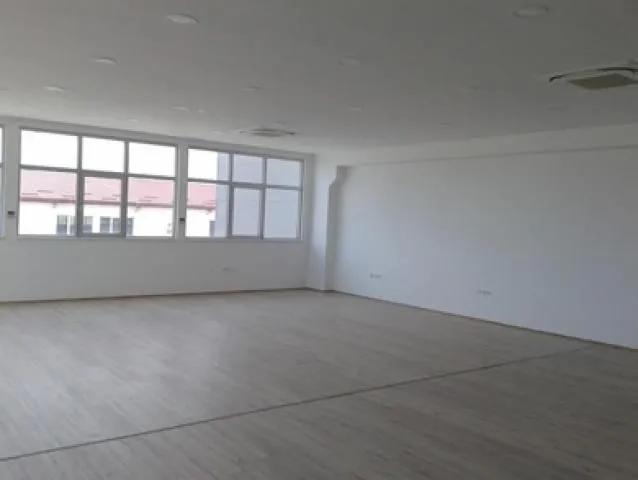 Rent, office space, 360m², Batajnica, Beograd
