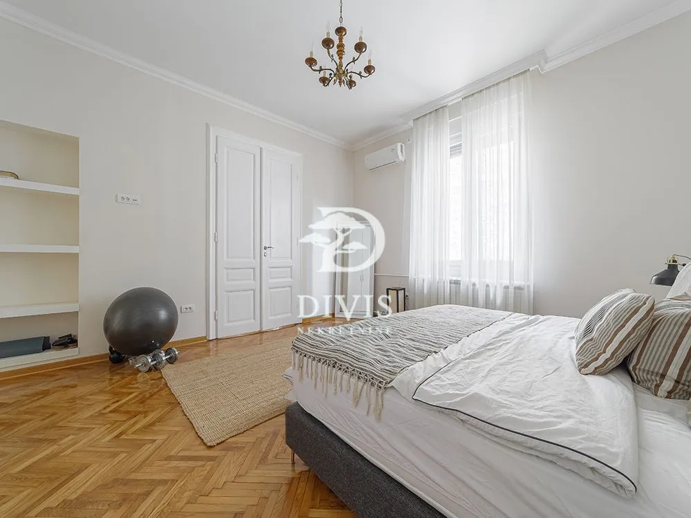 Prodaja, trosoban stan, 100m², Vračar Centar, Vračar Sve Podlokacije