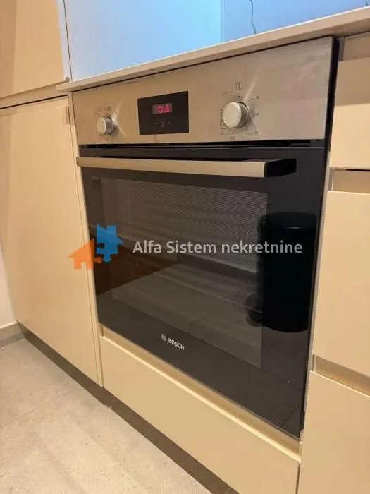 Izdavanje, trosoban stan, 65m², Kalenić Pijaca, Vračar Sve Podlokacije