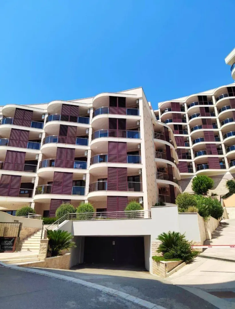 Rent, apartment, 60m², Bečići, Budva