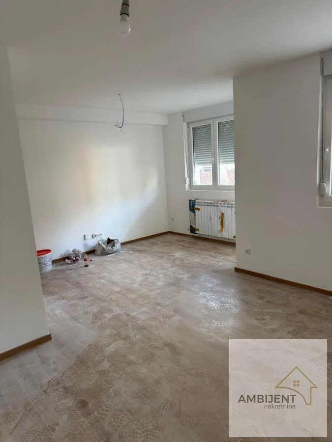 Prodaja, jednosoban stan, 35m², Centar, Stara Pazova