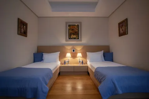 Rent, two bedroom apartment, 183m², Budva, Crna Gora - image 5