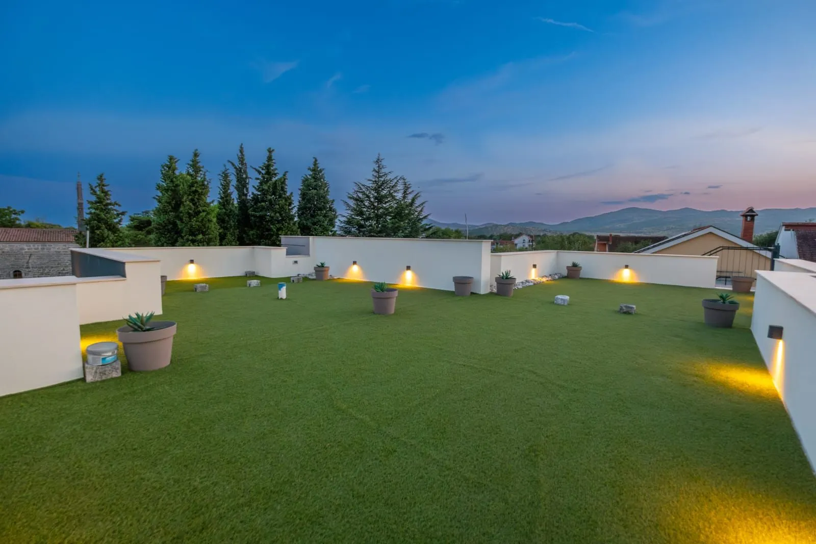 Rent, house, 180m², Gornja Gorica, Podgorica