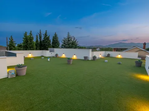 Rent, house, 180m², Gornja Gorica, Podgorica - image 19