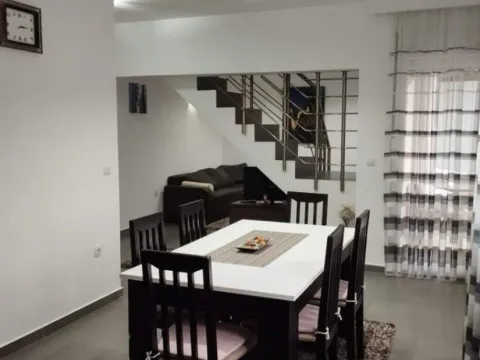 Rent, two bedroom apartment, 70m², Centar, Tivat