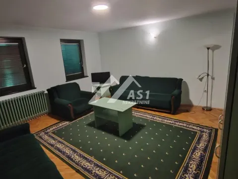 Izdavanje, jednosoban stan, 38m², Centar, Novi Sad