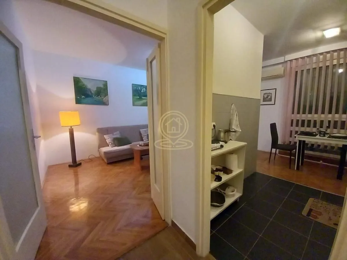 Rent, three bedroom apartment, 70m², Vračar Sve Podlokacije, Beograd