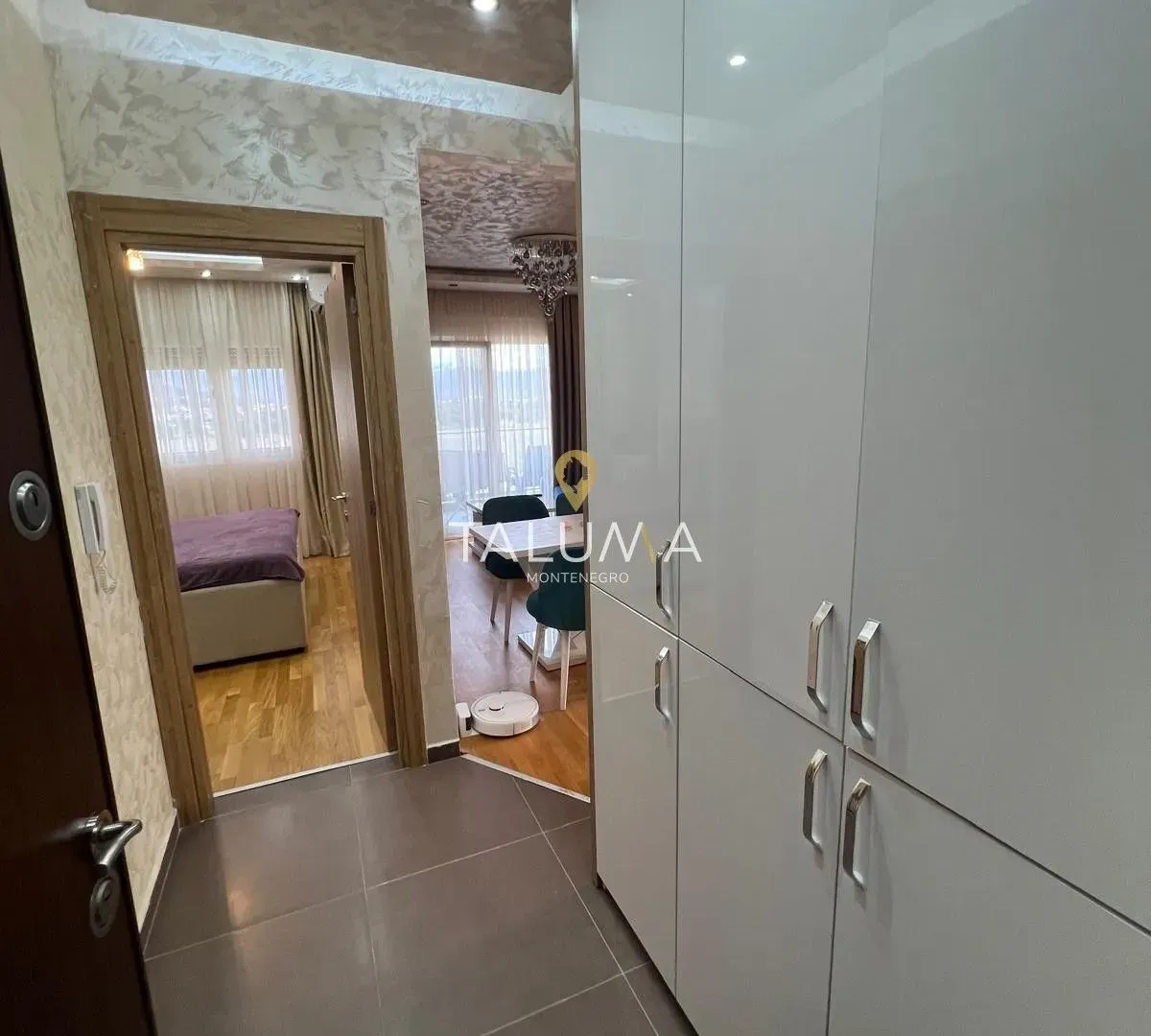 Rent, three bedroom apartment, 100m², Stari Aerodrom, Podgorica
