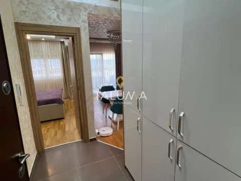 Izdavanje, trosoban stan, 100m², Stari Aerodrom, Podgorica - image 3