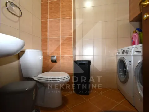 Sale, two bedroom apartment, 92m², City Kvart, Podgorica - image 12