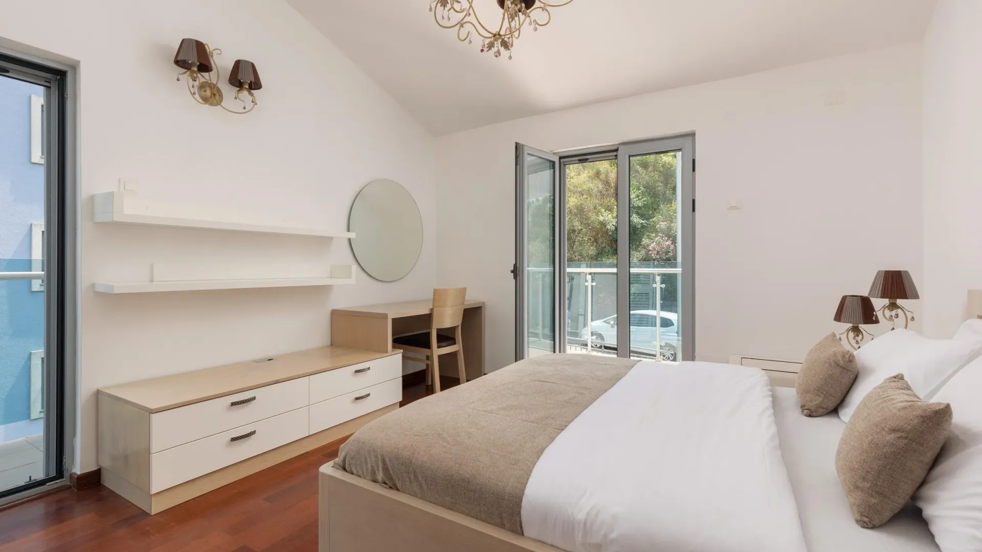 Prodaja, dvosoban stan, 84m², Dobrota, Kotor