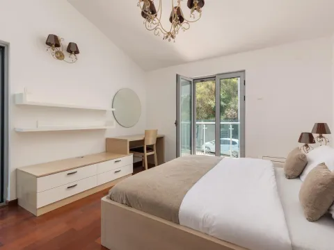 Prodaja, dvosoban stan, 84m², Dobrota, Kotor - image 9