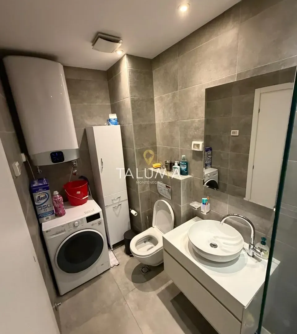 Sale, two bedroom apartment, 78m², Centar, Podgorica