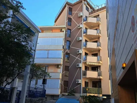 Prodaja, garsonjera, 21m², Rafailovići, Budva - image 7