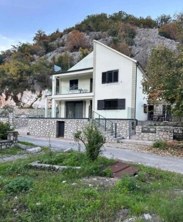 Izdavanje, jednosoban stan, 45m², Virpazar, Bar